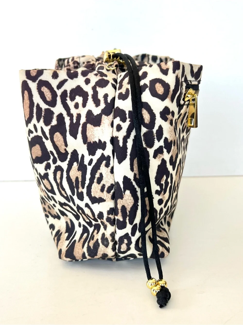 CHICO’S Leopard Print Nylon Drawstring Organizer Travel Accessories Makeup Bag